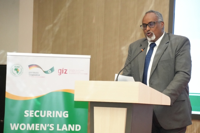 IGAD’s Deputy Executive Secretary, Mohamed Abdi Ware during disscusion on IGAD women’s land rights IGAD’s Deputy Executive Secretary, Mohamed Abdi Ware during disscusion on IGAD women’s land rights