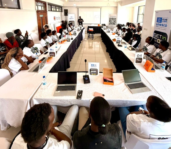 Students Turn Smartphones Into Robots at CogLabs Mobile-First AI Workshop Students Turn Smartphones To Build Robots at CogLabs Mobile-First AI Workshop