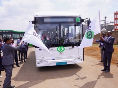 Kenya Vehicle Manufacturers Partners With BasiGo to Assemble King Long Buses Locally BasiGo CEO, Jit Bhattacharya (left) and Lee Kinyanjui Cabinet Secretary for investments, Trade and Industry flag off one of the locally assembled BasiGo buses under the King Long brand.