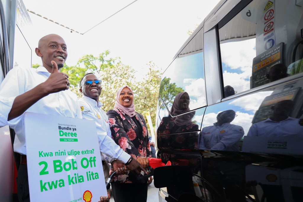 From left, Samuel Karanja -Cab driver, Peter Murungi, Managing Director Vivo Energy Fawzia Ali-Kimanthi - Chief Consumer Business Officer, Safaricom PLC During Vivo Energy Kenya Partnership with Safaricom