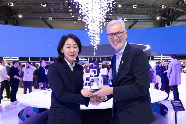 Samsung Galaxy S26 Ultra Wins Best in Show Award at Mobile World Congress 2026 Samsung Galaxy S26 Ultra Wins Best in Show Award at Mobile World Congress 2026